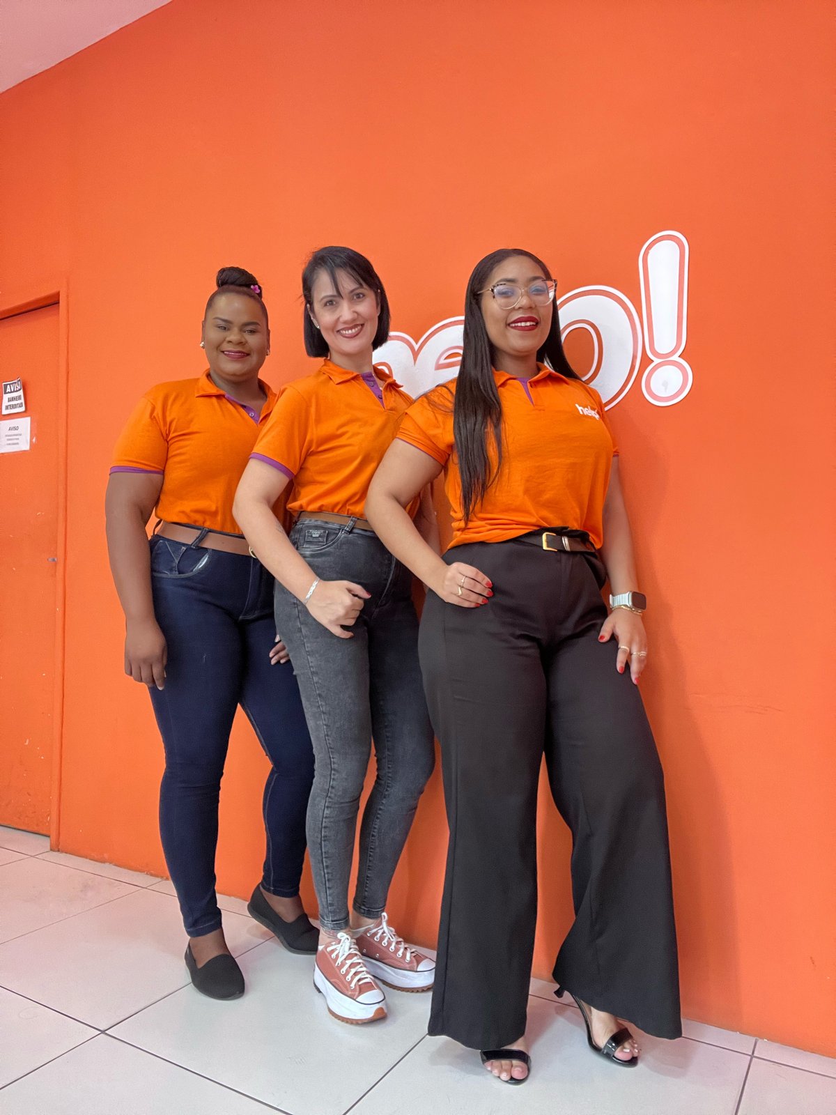 Equipe de atendentes da help! Feira de Santana